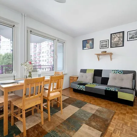 Διαμέρισμα Spacious For Friends With Balcony & Workspace By Renters